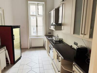 Altbauwohnung mit Balkon kaufen in 1060 Wien (Bild 4)