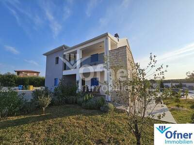 Haus kaufen in 52440 Porec (Bild 1)