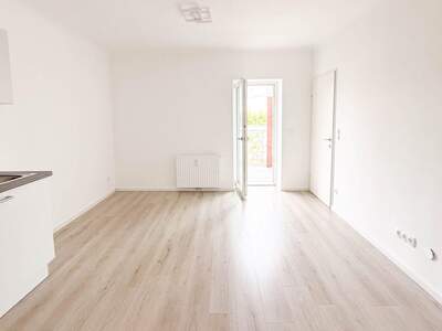 Altbauwohnung mit Balkon kaufen in 8010 Graz (Bild 2)