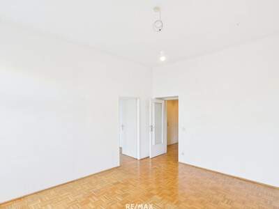 Altbauwohnung kaufen in 1070 Wien (Bild 2)