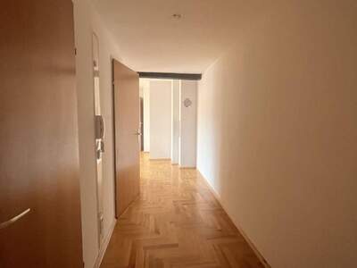 Altbauwohnung mit Balkon mieten in 8020 Graz (Bild 3)