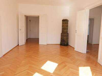 Altbauwohnung mit Balkon mieten in 2540 Bad Vöslau (Bild 2)