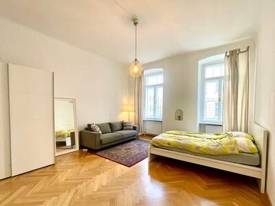 Altbauwohnung mit Balkon mieten in 1090 Wien (Bild 1)