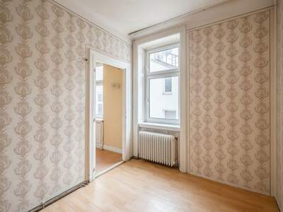 Altbauwohnung kaufen in 1130 Wien (Bild 3)