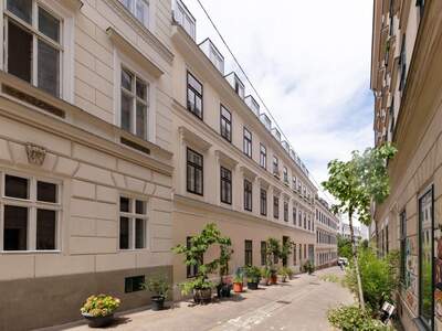 Altbauwohnung kaufen in 1070 Wien