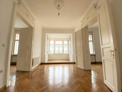 Altbauwohnung mit Balkon mieten in 8010 Graz (Bild 1)