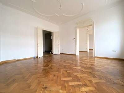 Altbauwohnung mit Balkon mieten in 8010 Graz (Bild 5)