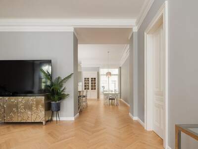 Altbauwohnung mit Balkon kaufen in 1090 Wien (Bild 4)