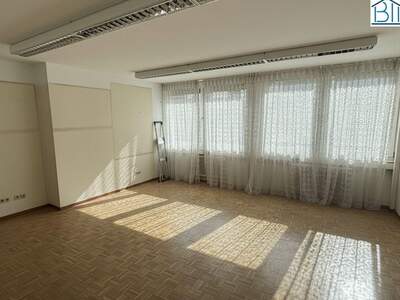 Wohnung mit Balkon kaufen in 8010 Graz (Bild 2)