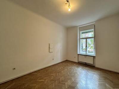 Altbauwohnung mit Balkon mieten in 8010 Graz (Bild 5)