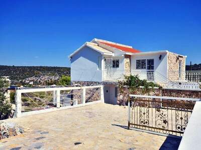 Haus kaufen in 21220 Trogir (Bild 2)