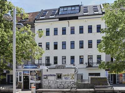 Altbauwohnung mit Balkon kaufen in 1150 Wien (Bild 2)