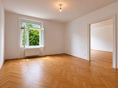 Altbauwohnung mit Balkon mieten in 1090 Wien (Bild 2)