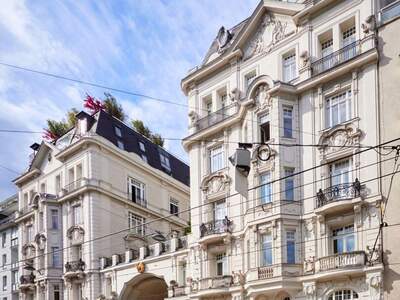 Altbauwohnung mit Balkon mieten in 1040 Wien (Bild 2)