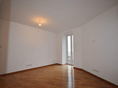 Altbauwohnung mit Balkon mieten in 5020 Salzburg (Bild 2)