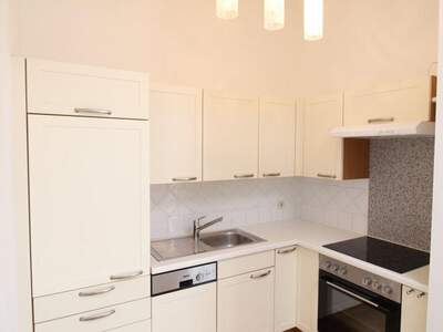 Altbauwohnung mit Balkon kaufen in 1150 Wien (Bild 3)