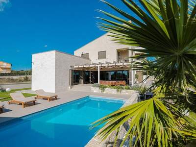 Haus mit Garten kaufen in 23235 Poljica (Bild 1)