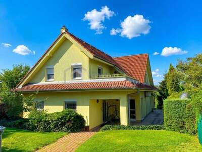 Haus mit Garten kaufen in 84107 Bratislava (Bild 1)
