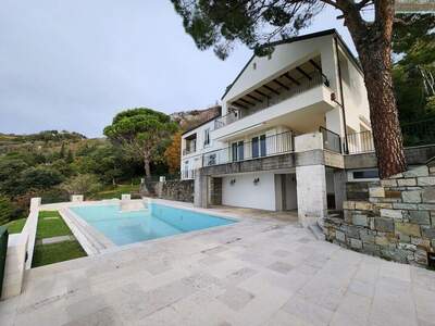 Haus mit Garten kaufen in 34100 Triest (Bild 1)