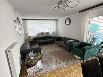 Altbauwohnung mit Balkon kaufen in 8020 Graz (Bild 2)