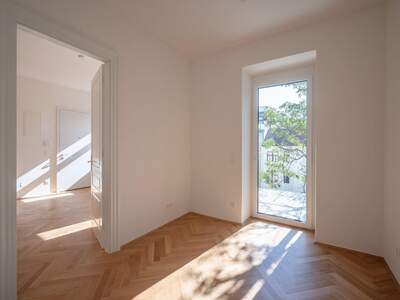 Altbauwohnung mit Balkon kaufen in 1050 Wien (Bild 4)