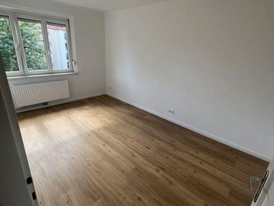 Altbauwohnung mit Balkon kaufen in 8010 Graz (Bild 2)