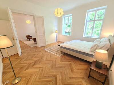 Altbauwohnung kaufen in 1180 Wien (Bild 2)