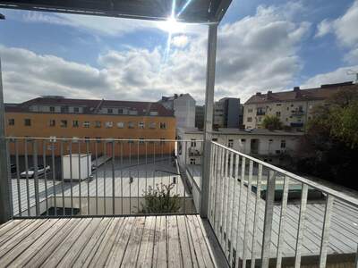 Altbauwohnung mit Balkon mieten in 8020 Graz (Bild 1)