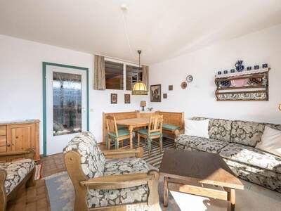 Altbauwohnung mit Balkon kaufen in 5505 Mühlbach (Bild 1)