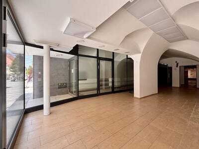 Office / Business mieten in 2700 Niederösterreich