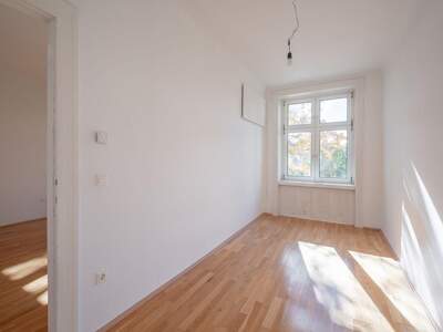 Altbauwohnung mit Balkon kaufen in 1130 Wien (Bild 3)