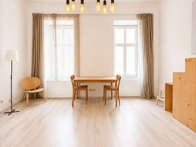 Altbauwohnung kaufen in 1090 Wien (Bild 2)