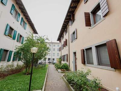 Haus kaufen in 33100 Udine (Bild 1)