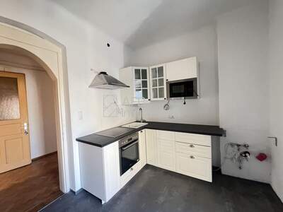 Altbauwohnung mit Balkon mieten in 8010 Graz (Bild 4)