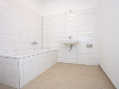 Terrassenwohnung kaufen in 2700 Wr. Neustadt (Bild 1)