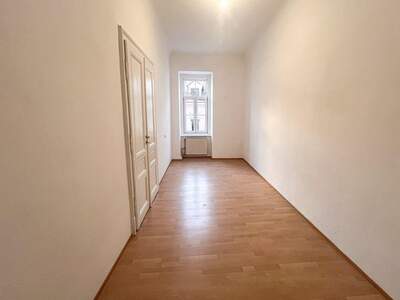 Altbauwohnung mit Balkon mieten in 8010 Graz (Bild 2)
