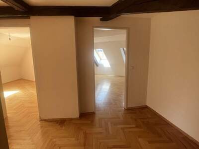 Altbauwohnung mit Balkon mieten in 8020 Graz (Bild 5)