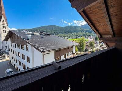 Altbauwohnung mit Balkon kaufen in 6094 Axams (Bild 2)