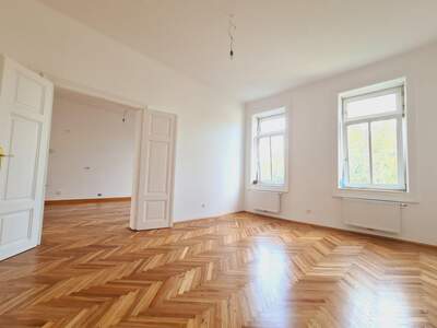 Altbauwohnung mit Balkon kaufen in 1130 Wien (Bild 2)