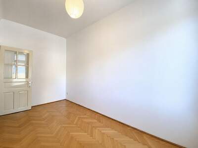 Altbauwohnung mit Balkon kaufen in 8020 Graz (Bild 3)