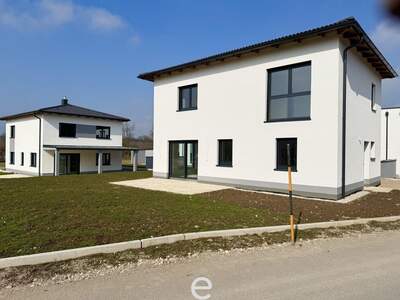 Haus mit Garten kaufen in 4662 Laakirchen (Bild 2)