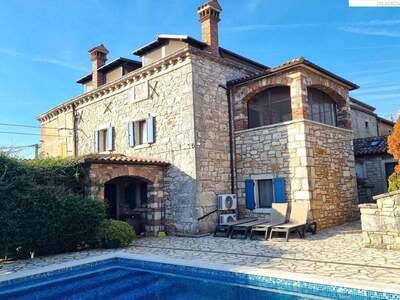 Haus kaufen in 52440 Porec (Bild 2)