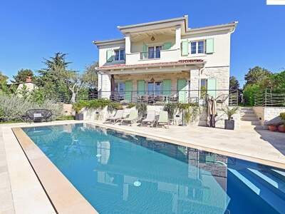 Haus kaufen in 52440 Porec (Bild 1)