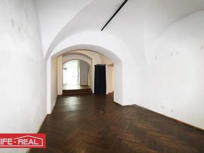 Gewerbeobjekt mieten in 4910 Ried