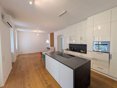 Altbauwohnung mit Balkon kaufen in 1200 Wien (Bild 3)