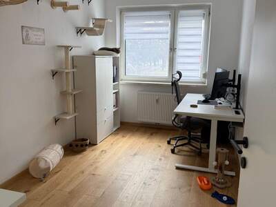 Altbauwohnung mit Balkon kaufen in 8053 Graz (Bild 3)