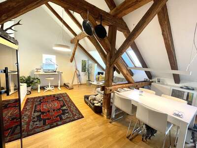 Altbauwohnung mit Balkon kaufen in 8010 Graz (Bild 1)