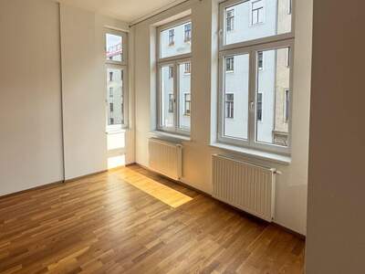 Altbauwohnung kaufen in 1050 Wien (Bild 2)