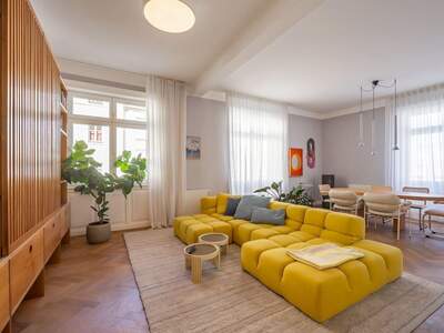 Altbauwohnung mit Balkon kaufen in 1180 Wien (Bild 1)