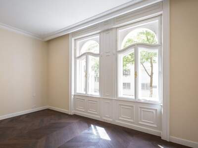 Altbauwohnung mit Balkon kaufen in 1130 Wien (Bild 5)